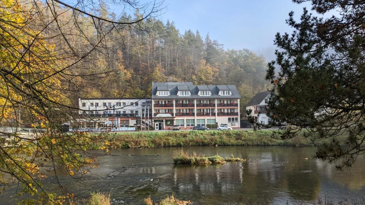 Hotel Am Schlossberg Цигенрюк Экстерьер фото